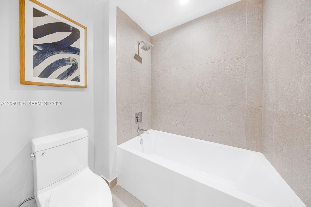11 NE 6th St , Unit 1106, Miami, FL 33132 Photo