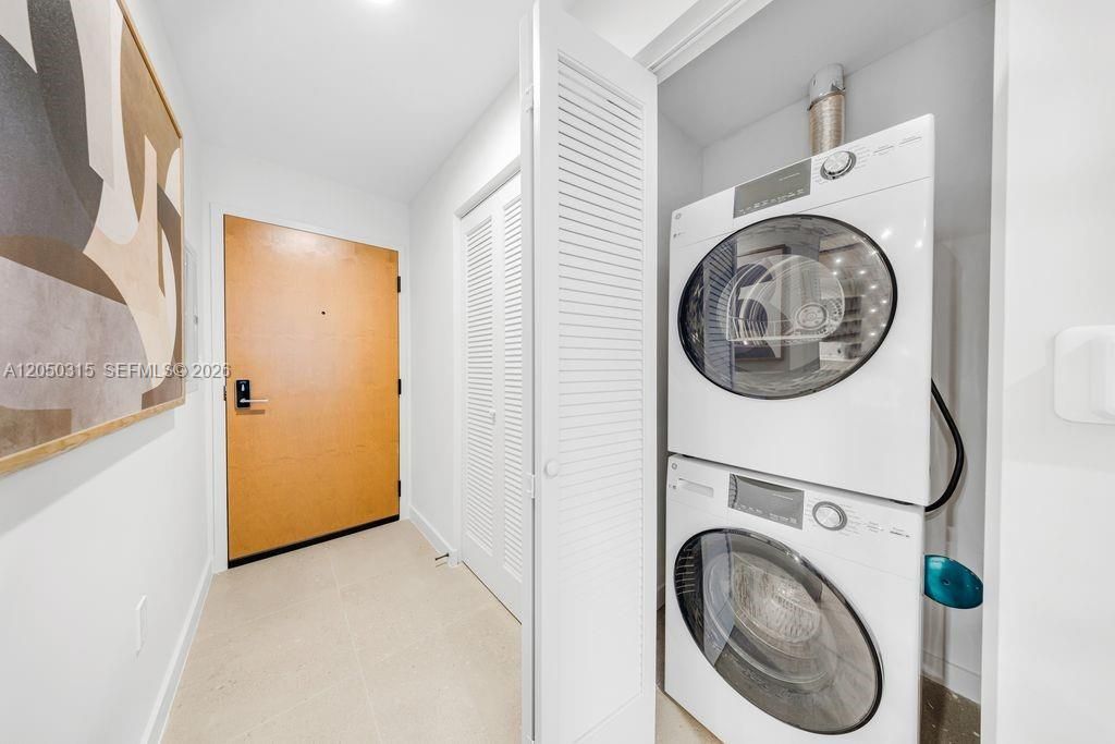 11 NE 6th St , Unit 1106, Miami, FL 33132 Photo