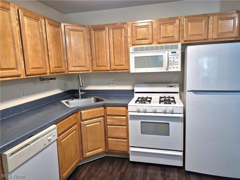 1209 Summerfield Lane NE, Warren, OH 44483 Photo 8