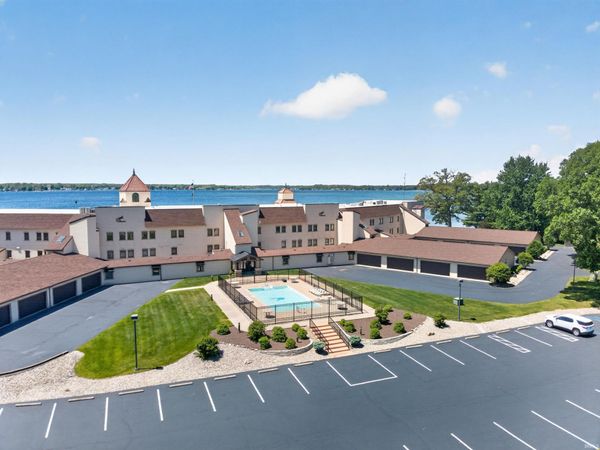 12275 N Ogden Point Road, Unit 306, Syracuse, IN 46567
