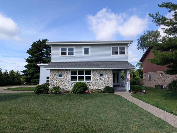 1927 College Avenue, Vincennes, IN 47591