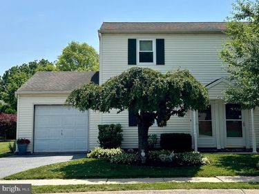 6 NATALIE LANE, CLEONA, PA 17042