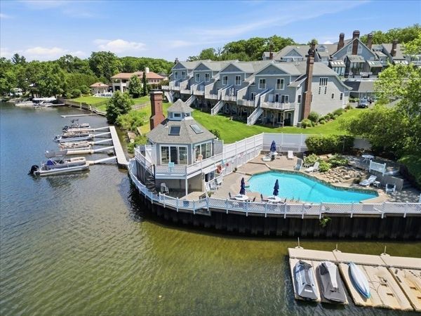 8 Eastern Point Dr, Unit 8, Shrewsbury, MA 01545