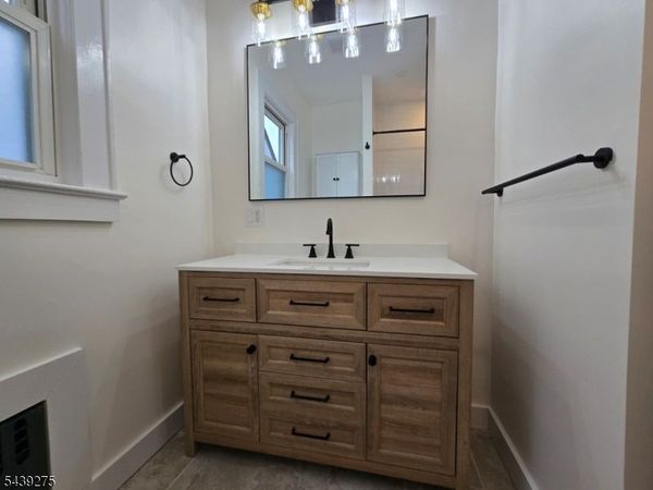 27 Cleveland Ave, Newark, NJ 07106