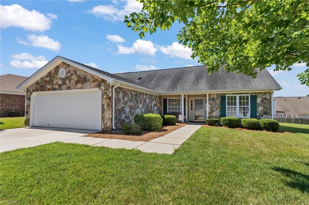 3952 Cobblestone Bend Drive, High Point, NC 27265 Main Photo