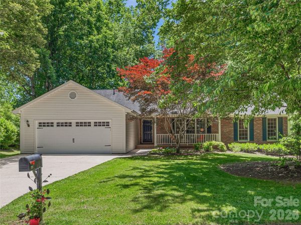 206 Southwood Court , Fletcher, NC 28732