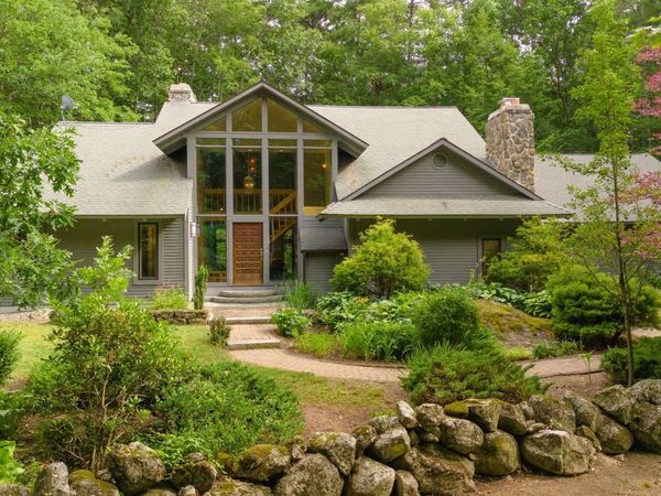 5 Farmington Road, Amherst, NH 03031