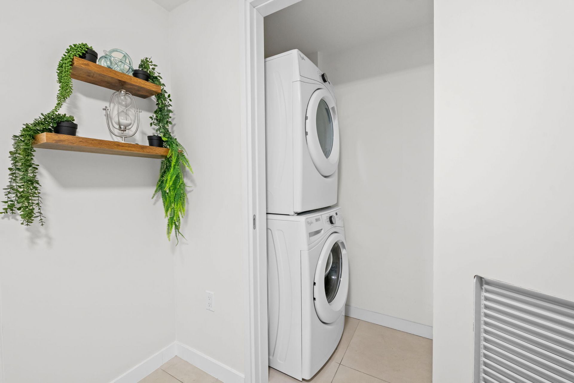 401 N Birch Road, Unit 409, Fort Lauderdale, FL 33304 Photo