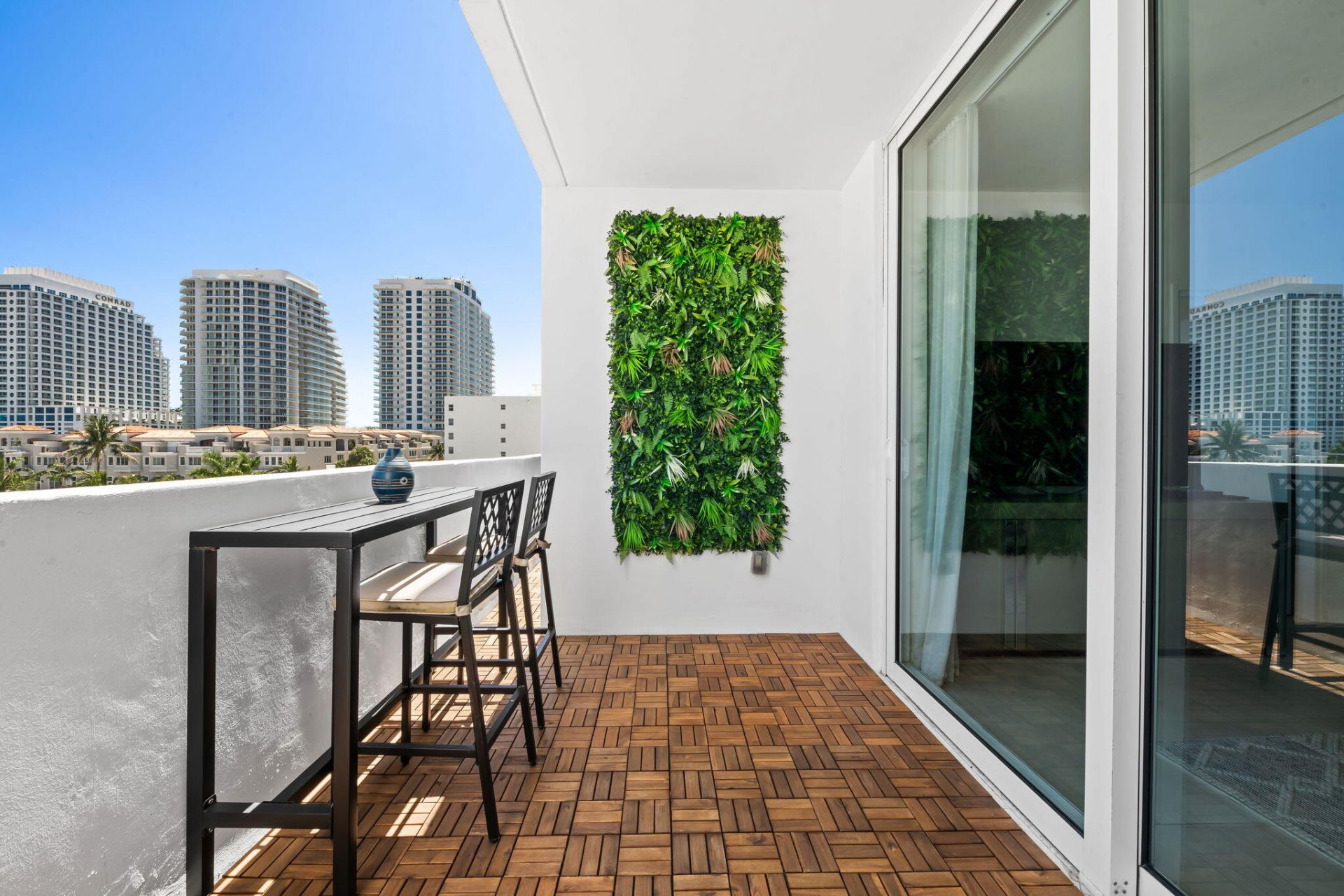 401 N Birch Road, Unit 409, Fort Lauderdale, FL 33304 Photo