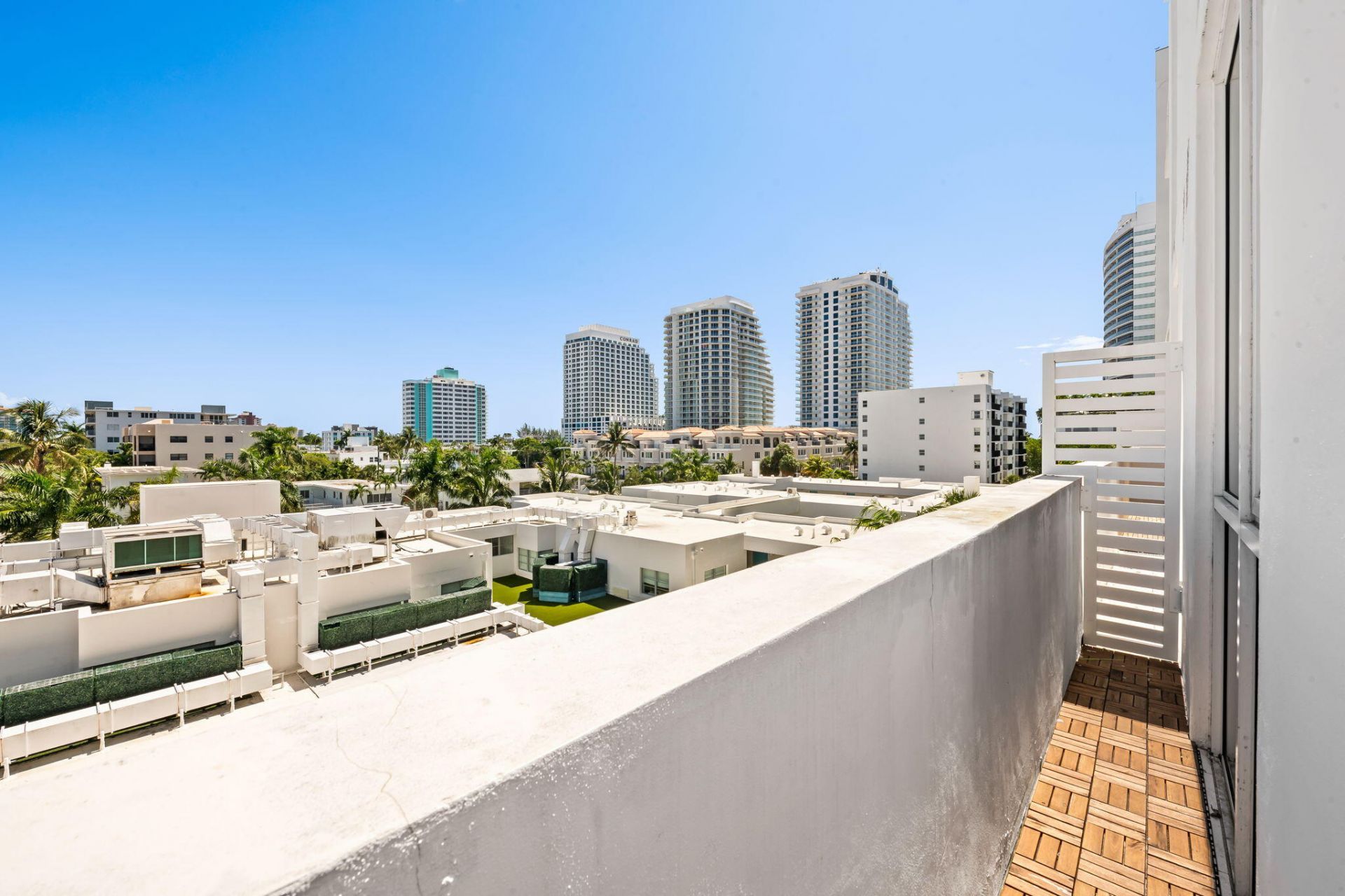 401 N Birch Road, Unit 409, Fort Lauderdale, FL 33304 Photo