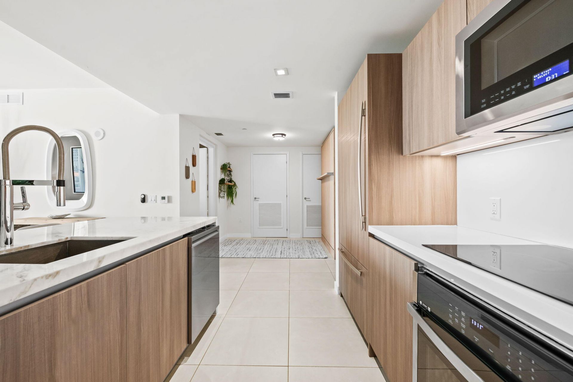 401 N Birch Road, Unit 409, Fort Lauderdale, FL 33304 Photo