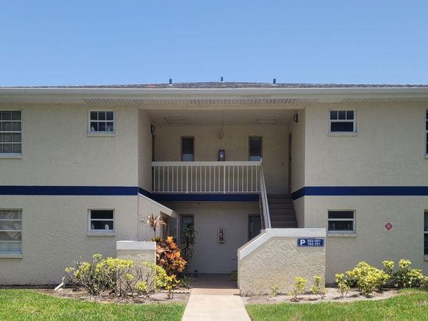 1522 SE Royal Green Circle, Unit 201, Port Saint Lucie, FL 34952