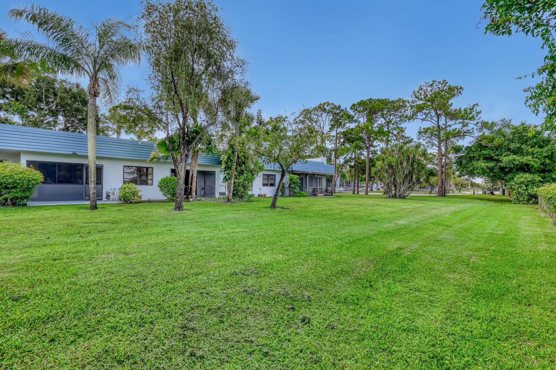 4575 Lucerne Lakes Boulevard, Unit 103, Lake Worth, FL 33467 Photo