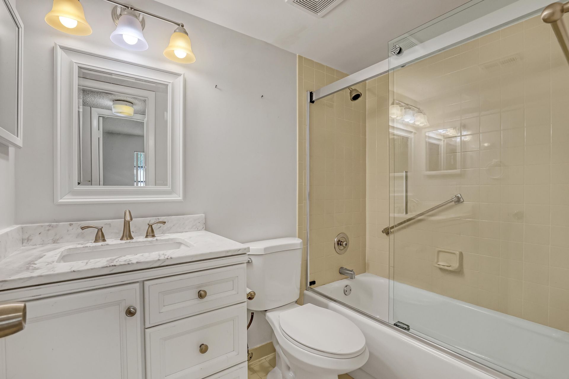4575 Lucerne Lakes Boulevard, Unit 103, Lake Worth, FL 33467 Photo