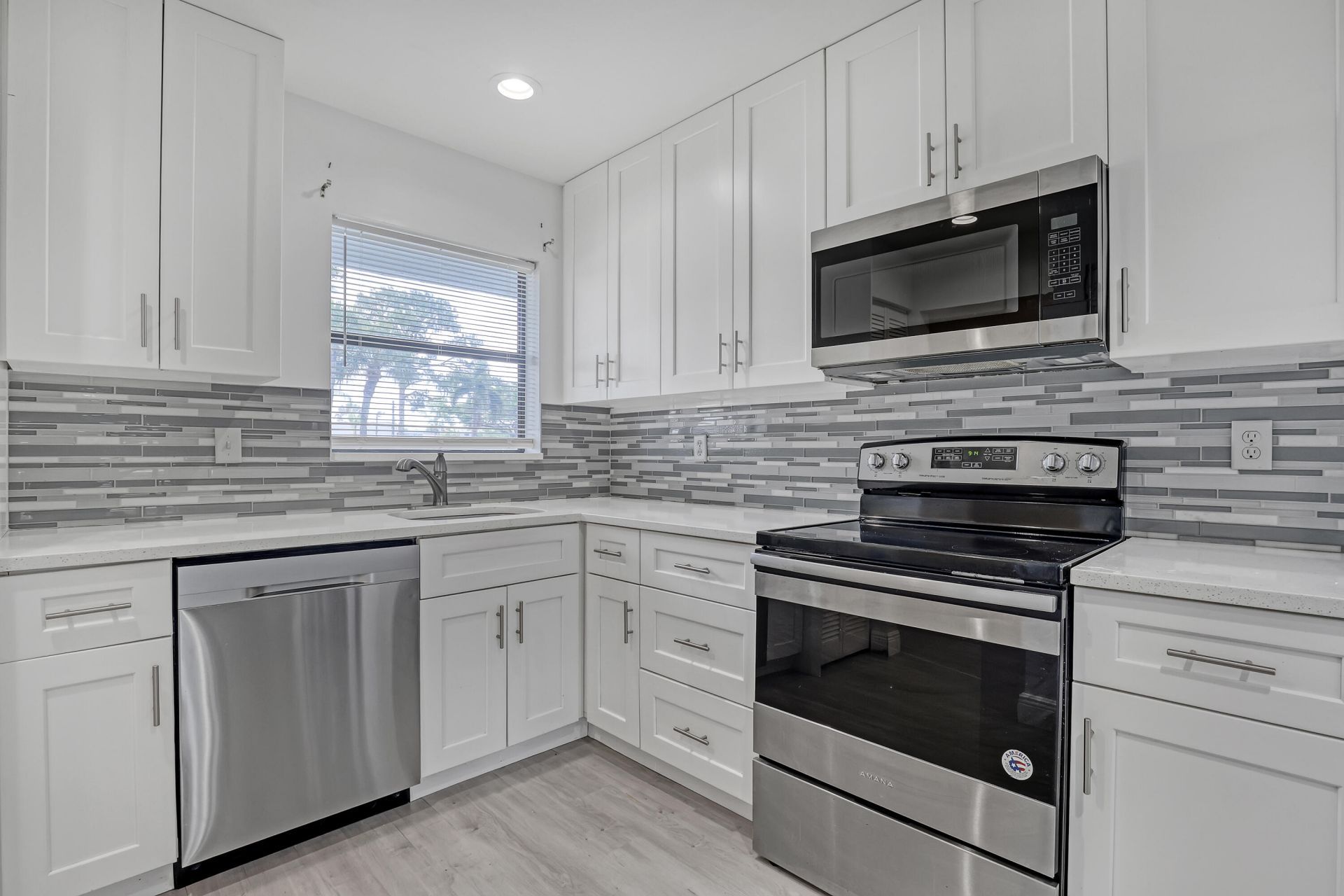 4575 Lucerne Lakes Boulevard, Unit 103, Lake Worth, FL 33467 Photo