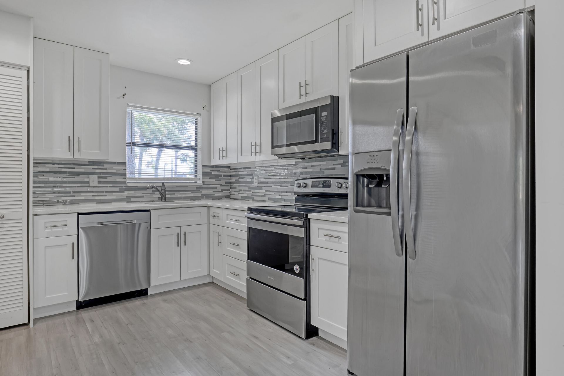 4575 Lucerne Lakes Boulevard, Unit 103, Lake Worth, FL 33467 Photo