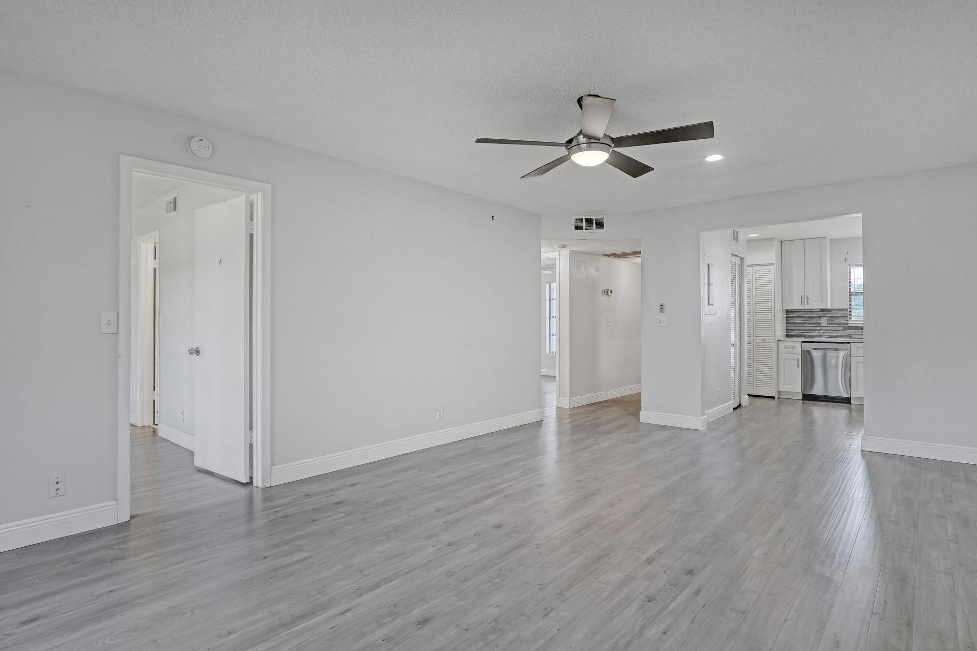 4575 Lucerne Lakes Boulevard, Unit 103, Lake Worth, FL 33467 Photo