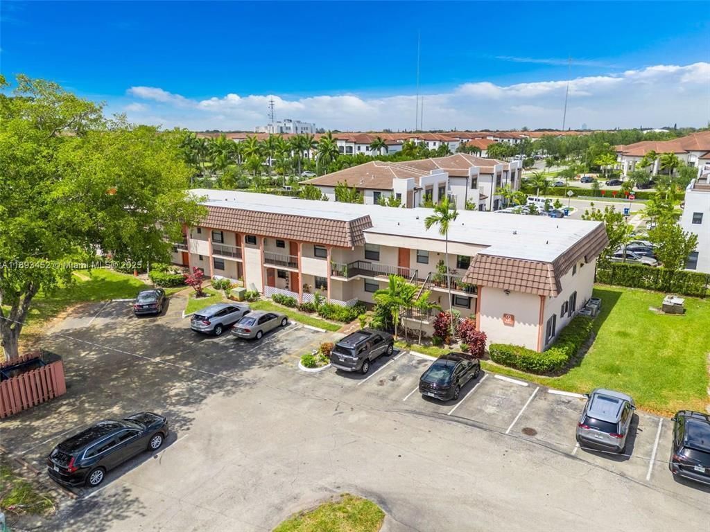 870 NE 207th Terrace, Unit 204-9, Miami, FL 33179 Photo