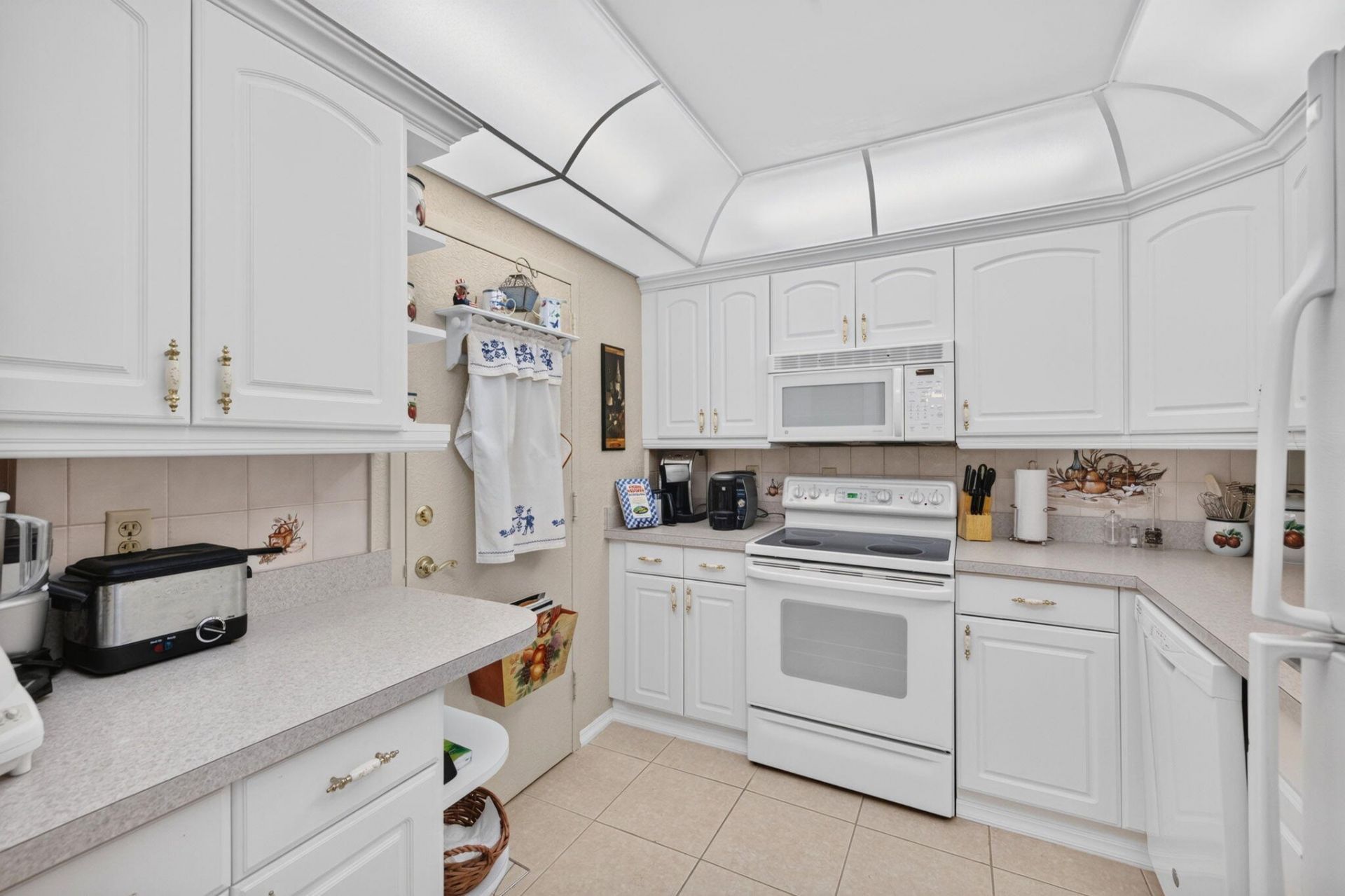 1160 N Federal Highway, Unit 1017, Fort Lauderdale, FL 33304 Photo
