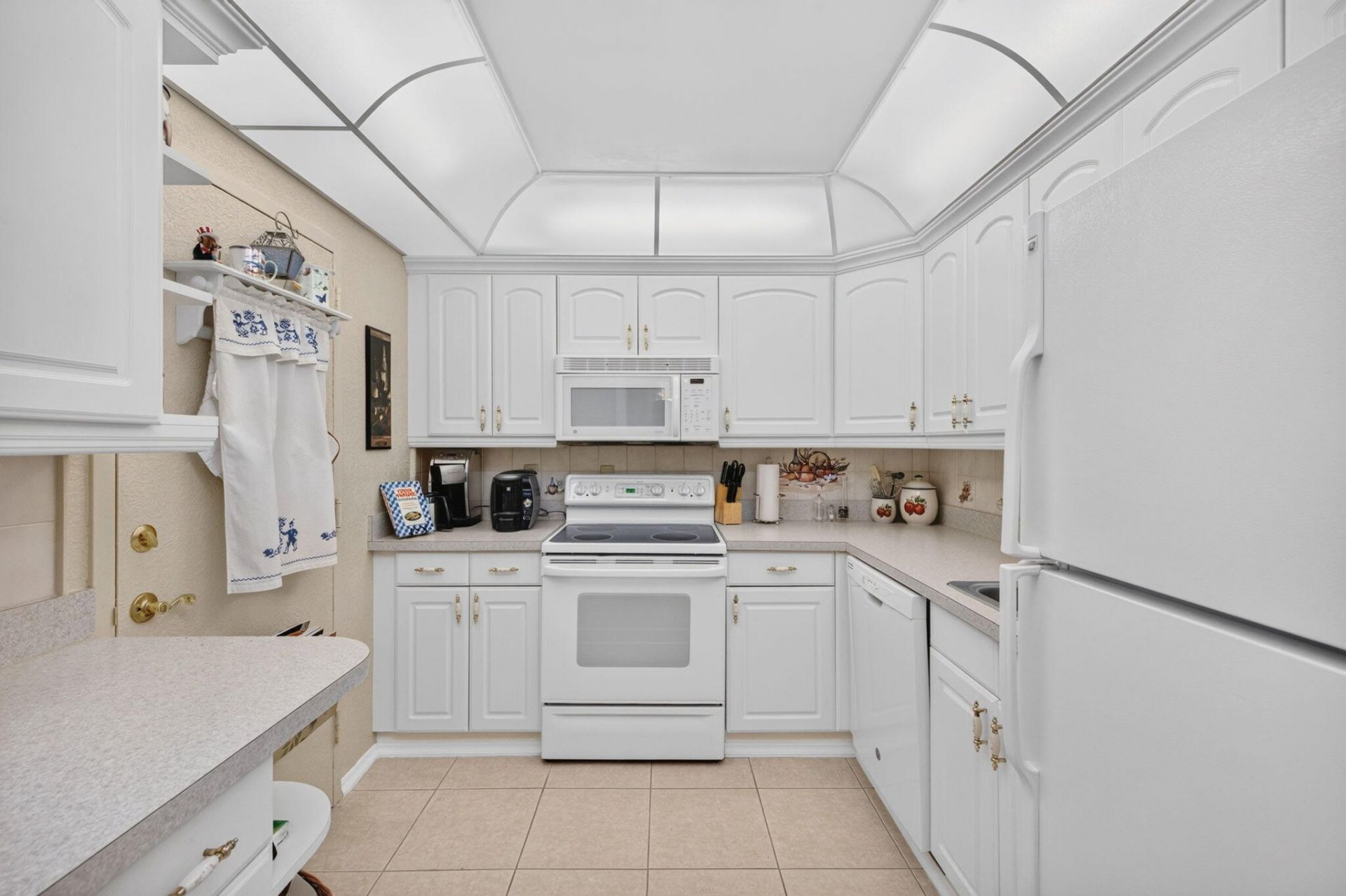 1160 N Federal Highway, Unit 1017, Fort Lauderdale, FL 33304 Photo