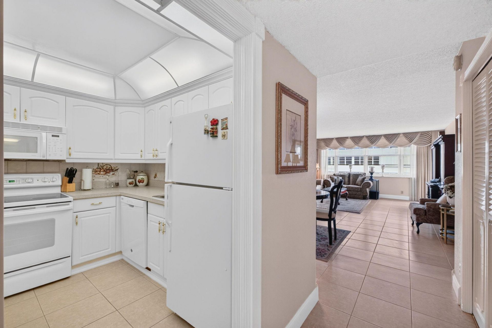 1160 N Federal Highway, Unit 1017, Fort Lauderdale, FL 33304 Photo