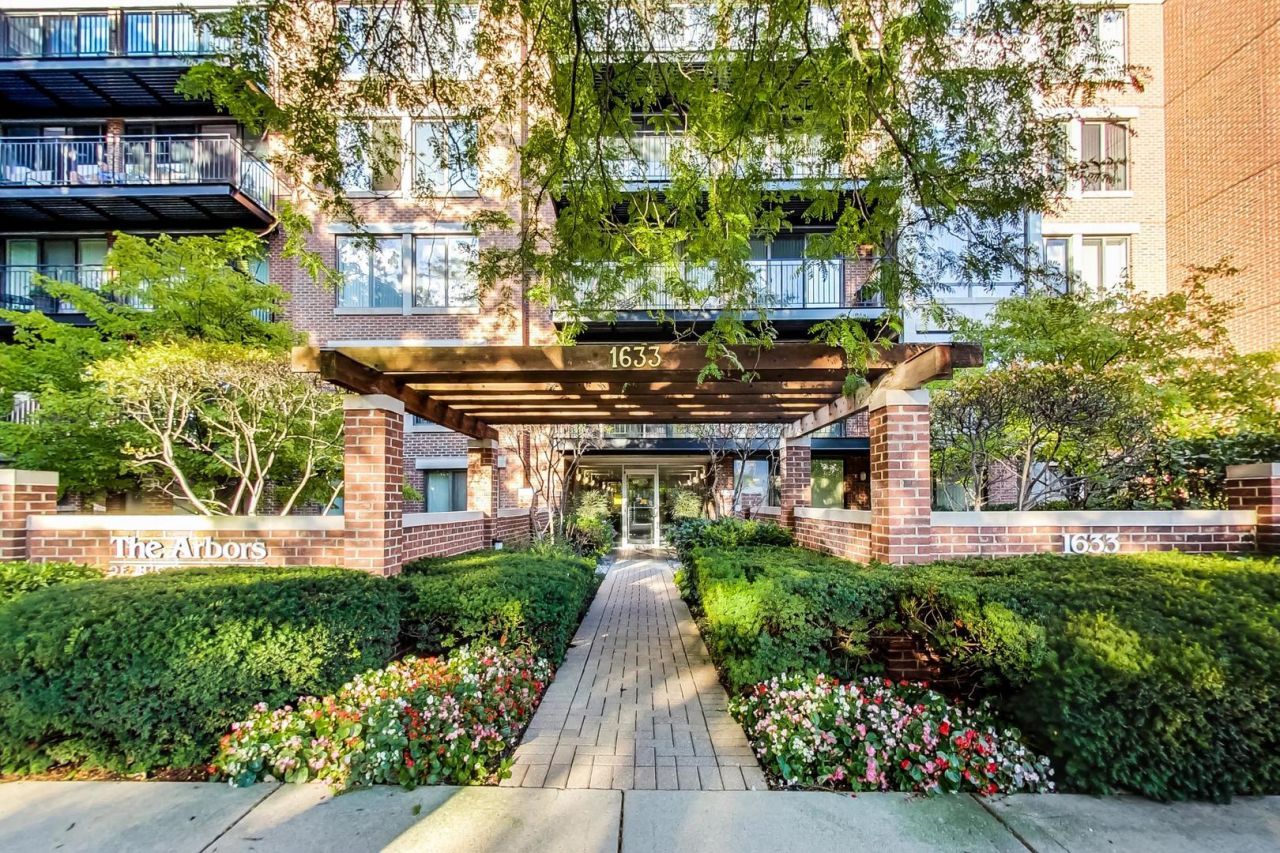 1633 2nd Street, Highland Park, IL 60035