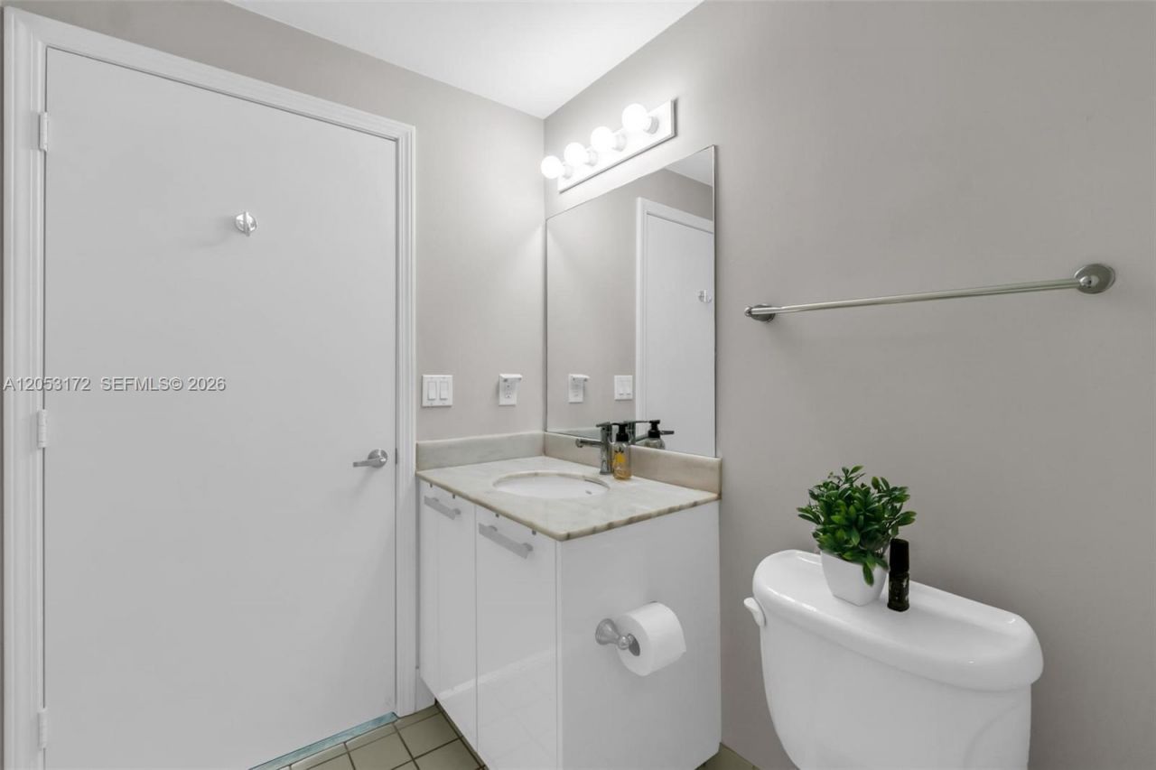 601 NE 36th St, Unit 904, Miami, FL 33137 Photo