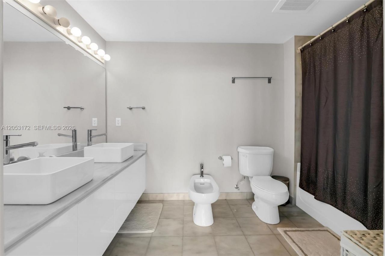 601 NE 36th St, Unit 904, Miami, FL 33137 Photo