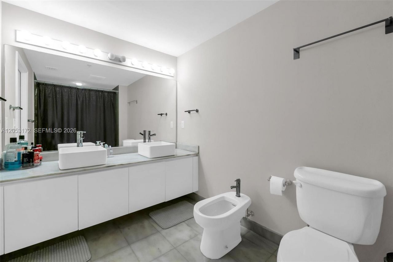 601 NE 36th St, Unit 904, Miami, FL 33137 Photo