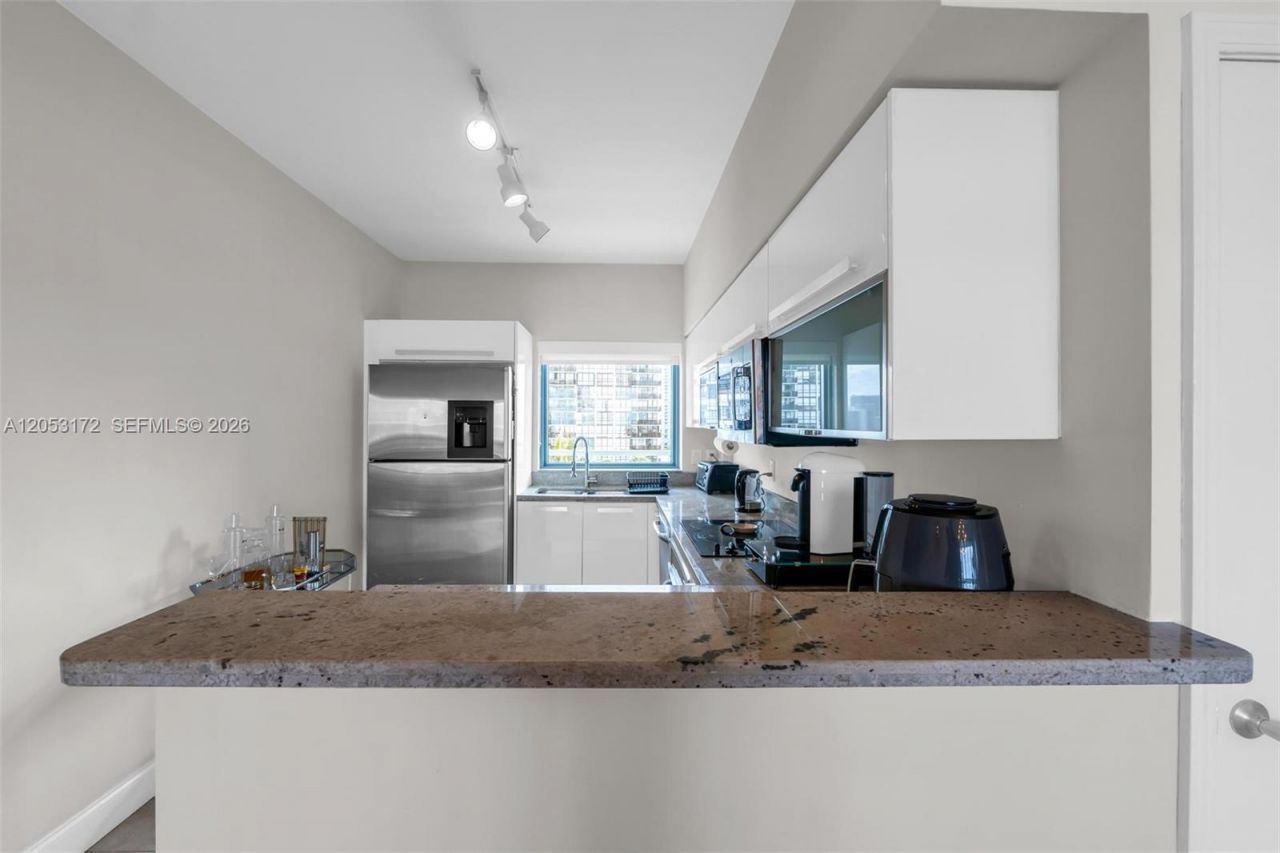 601 NE 36th St, Unit 904, Miami, FL 33137 Photo