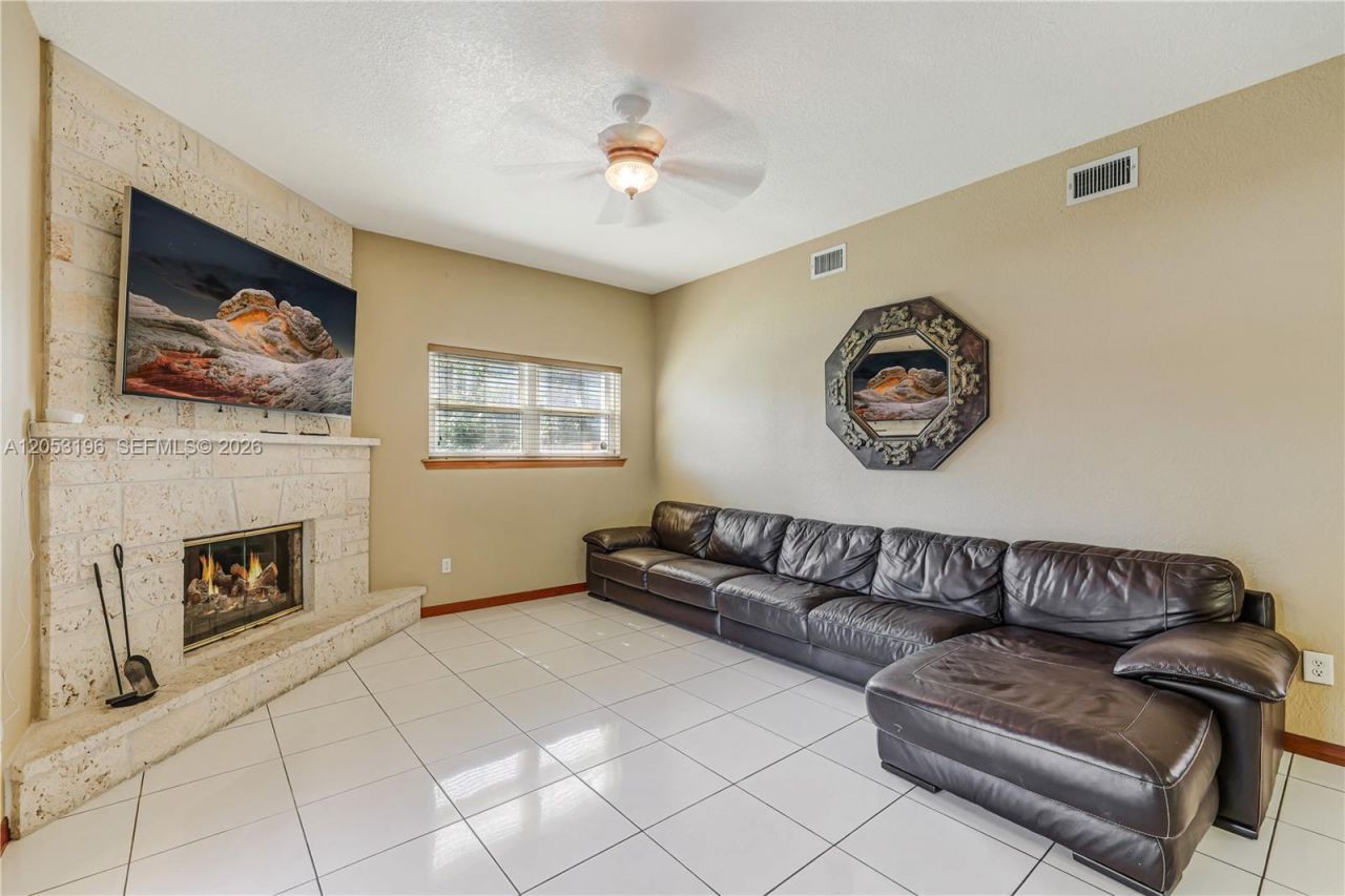 16520 SW 272nd St, Homestead, FL 33031 Photo