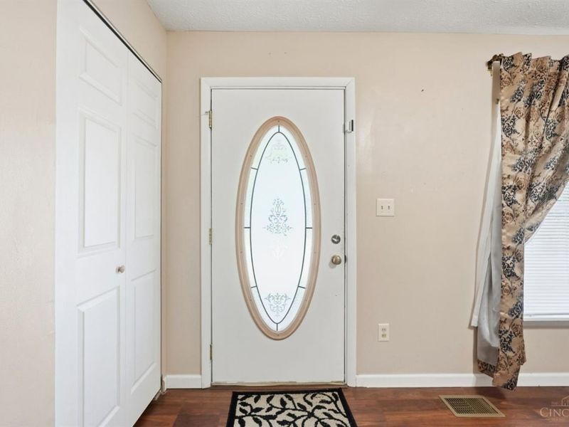 98 Millard Drive, Franklin, OH 45005 Photo 7