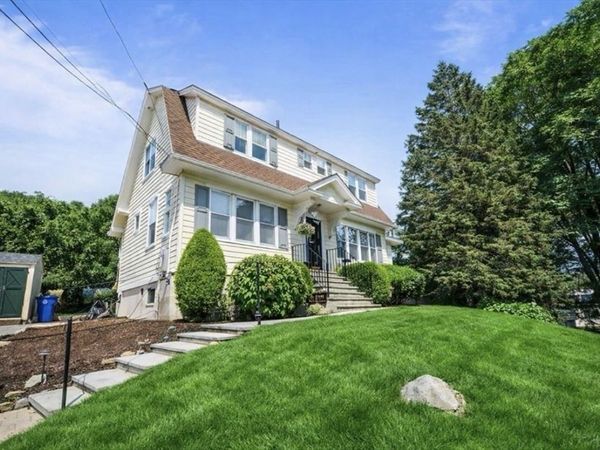 27 Cedarcroft Lane, Waltham, MA 02451