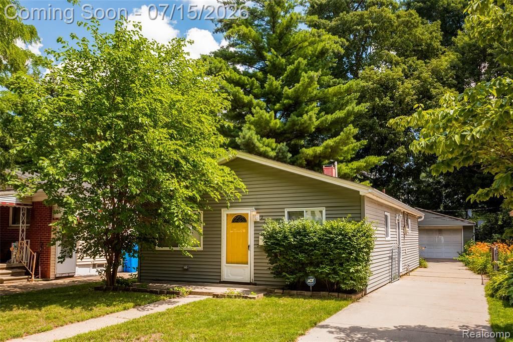 27842 Lenox Avenue, Madison Heights, MI 48071 Main Photo