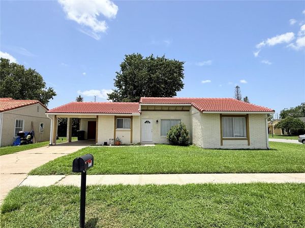 10122 MASON DIXON CIRCLE , ORLANDO, FL 32821
