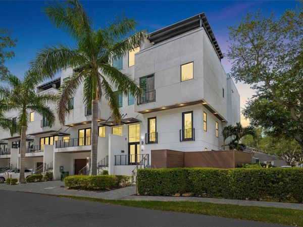 2814 W BARCELONA STREET, TAMPA, FL 33629