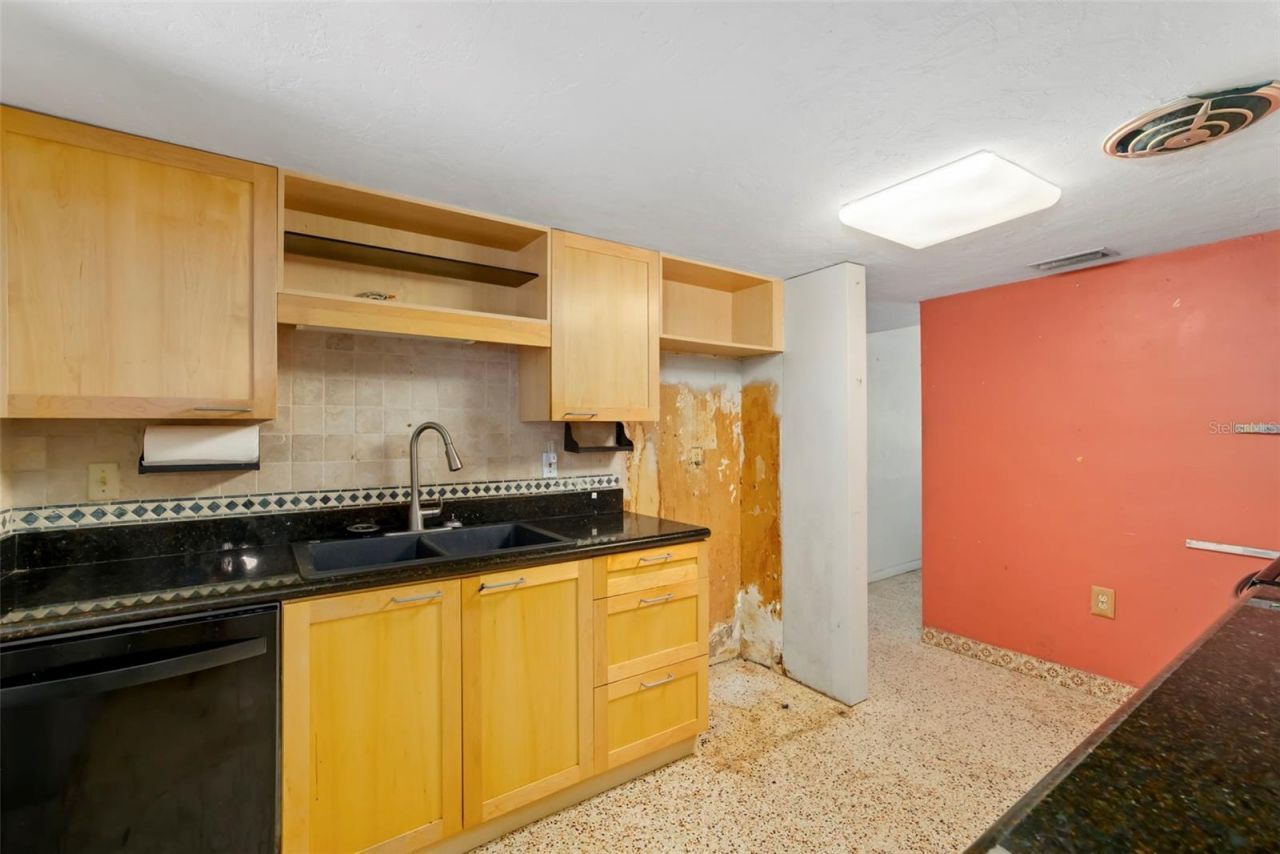 2742 S East Avenue , Sarasota, FL 34239 Photo