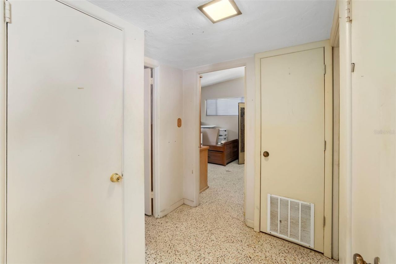 2742 S East Avenue , Sarasota, FL 34239 Photo