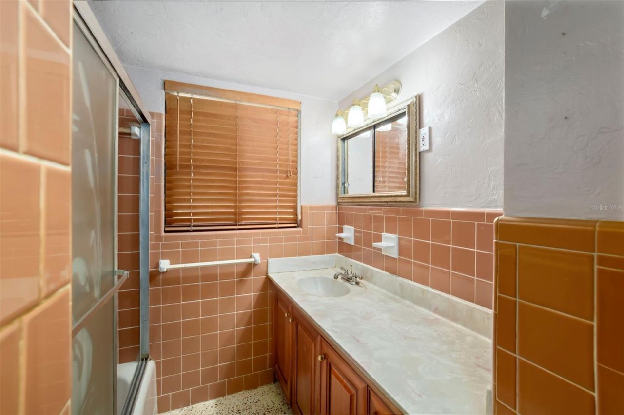 2742 S East Avenue , Sarasota, FL 34239 Photo
