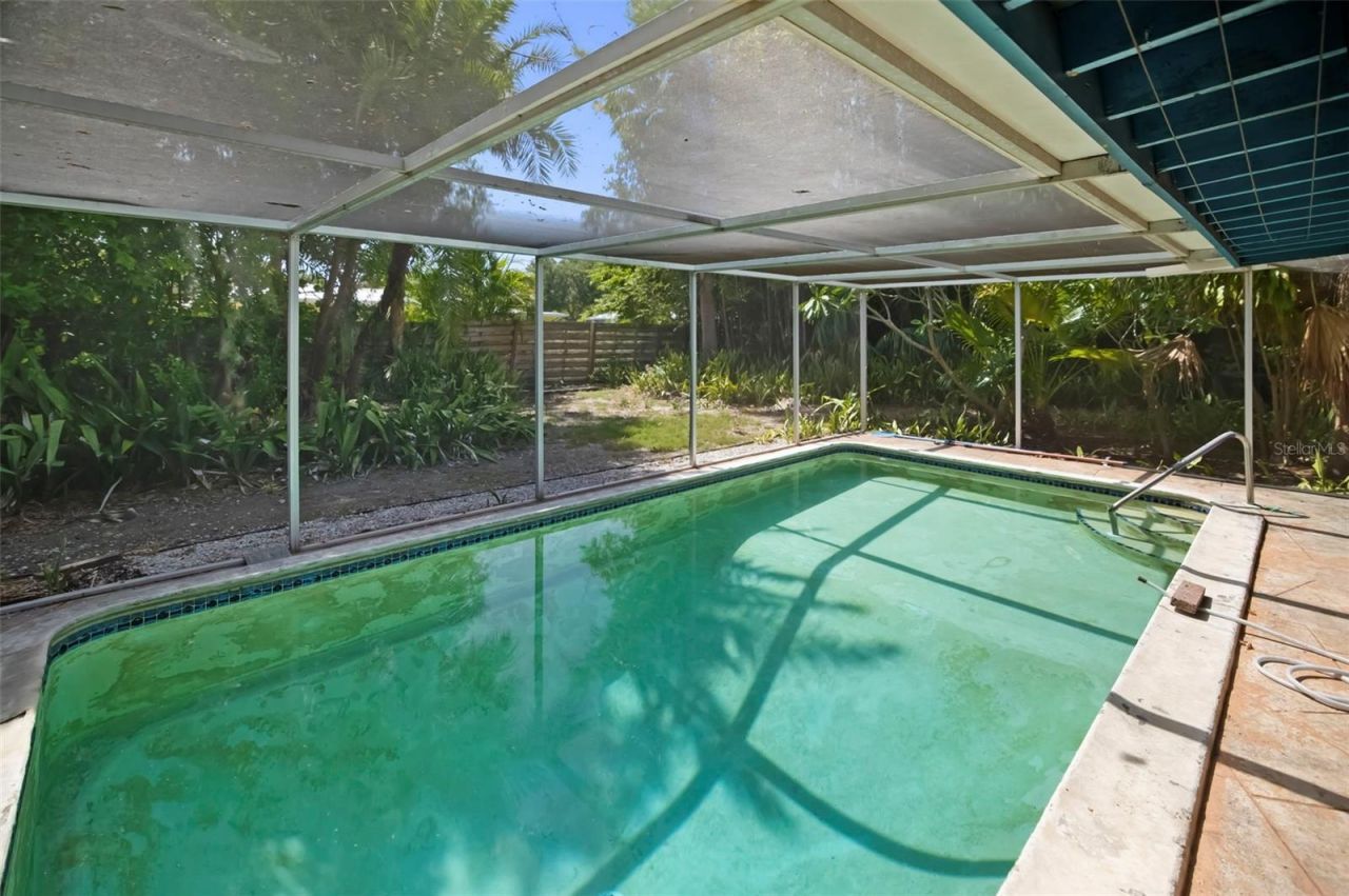 2742 S East Avenue , Sarasota, FL 34239 Photo
