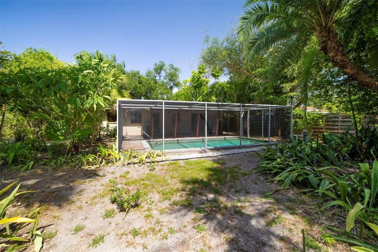 2742 S East Avenue , Sarasota, FL 34239 Photo