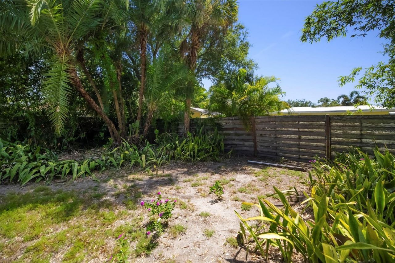 2742 S East Avenue , Sarasota, FL 34239 Photo