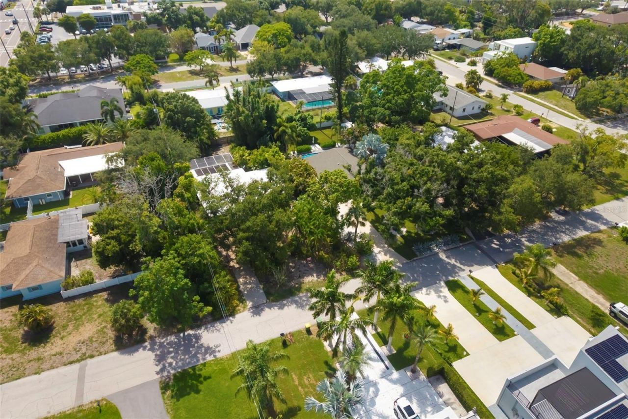 2742 S East Avenue , Sarasota, FL 34239 Photo