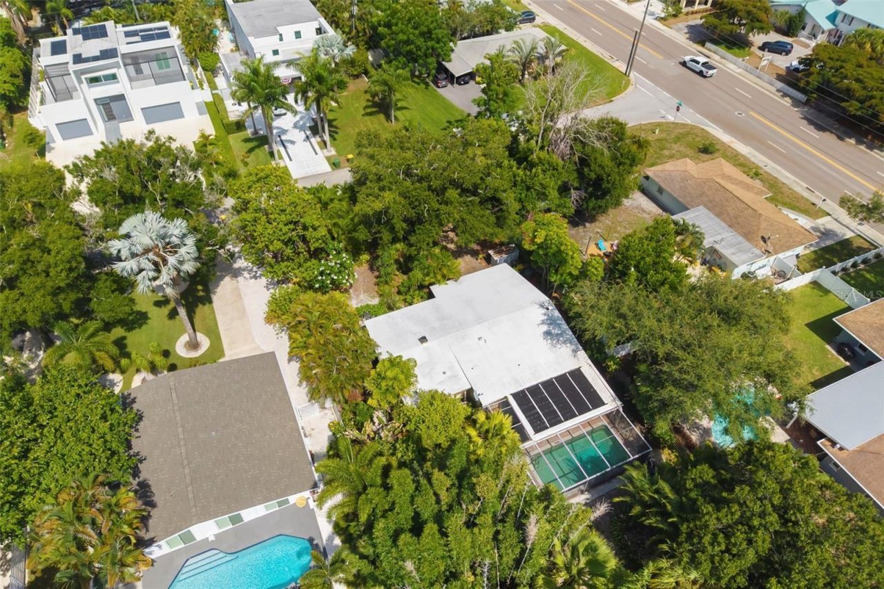 2742 S East Avenue , Sarasota, FL 34239 Photo