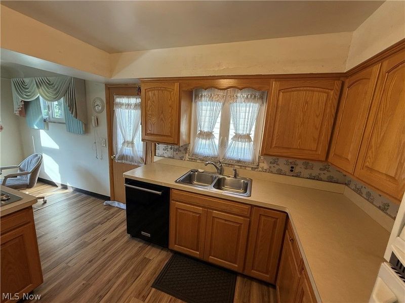 6108 Pearl Road, Parma Heights, OH 44130 Photo 7