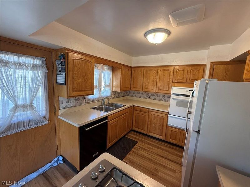 6108 Pearl Road, Parma Heights, OH 44130 Photo 9