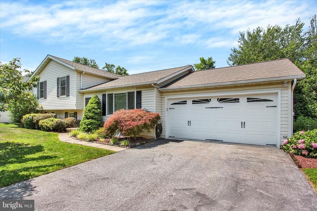 30 GARDENIA DRIVE, HANOVER, PA 17331