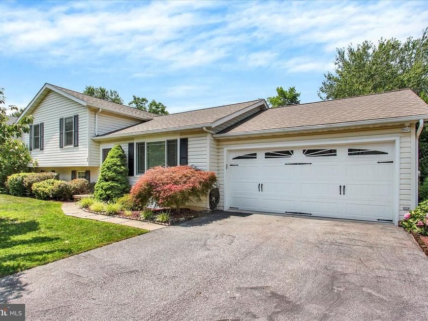 30 Gardenia Drive, Hanover, PA 17331 Main Photo