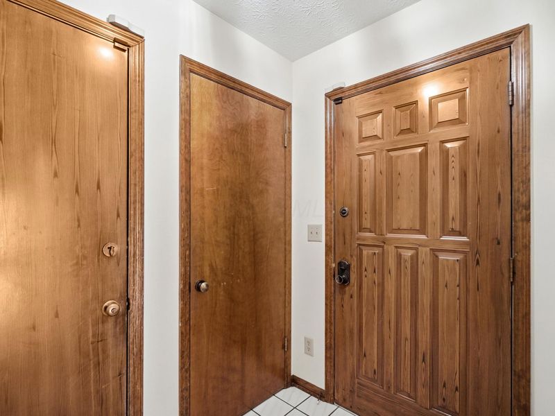3168 Parkview Circle, Grove City, OH 43123 Photo 3