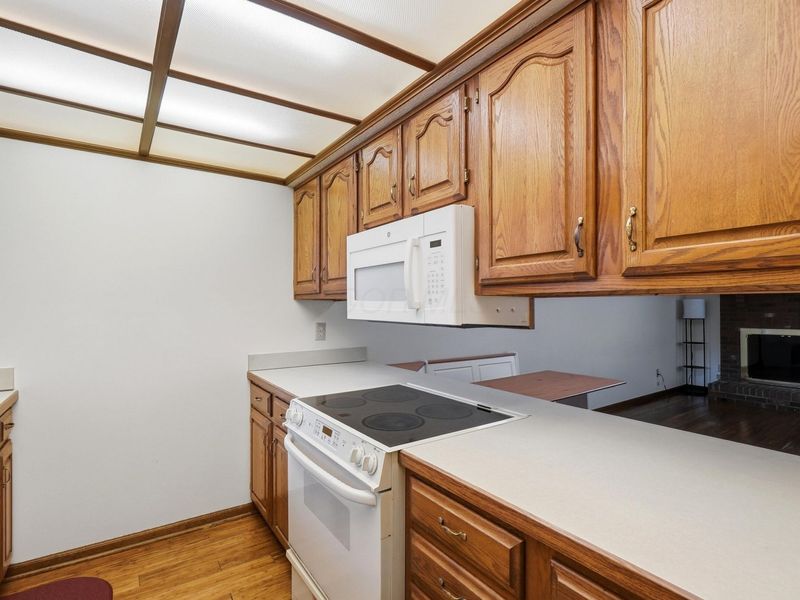 3168 Parkview Circle, Grove City, OH 43123 Photo 4